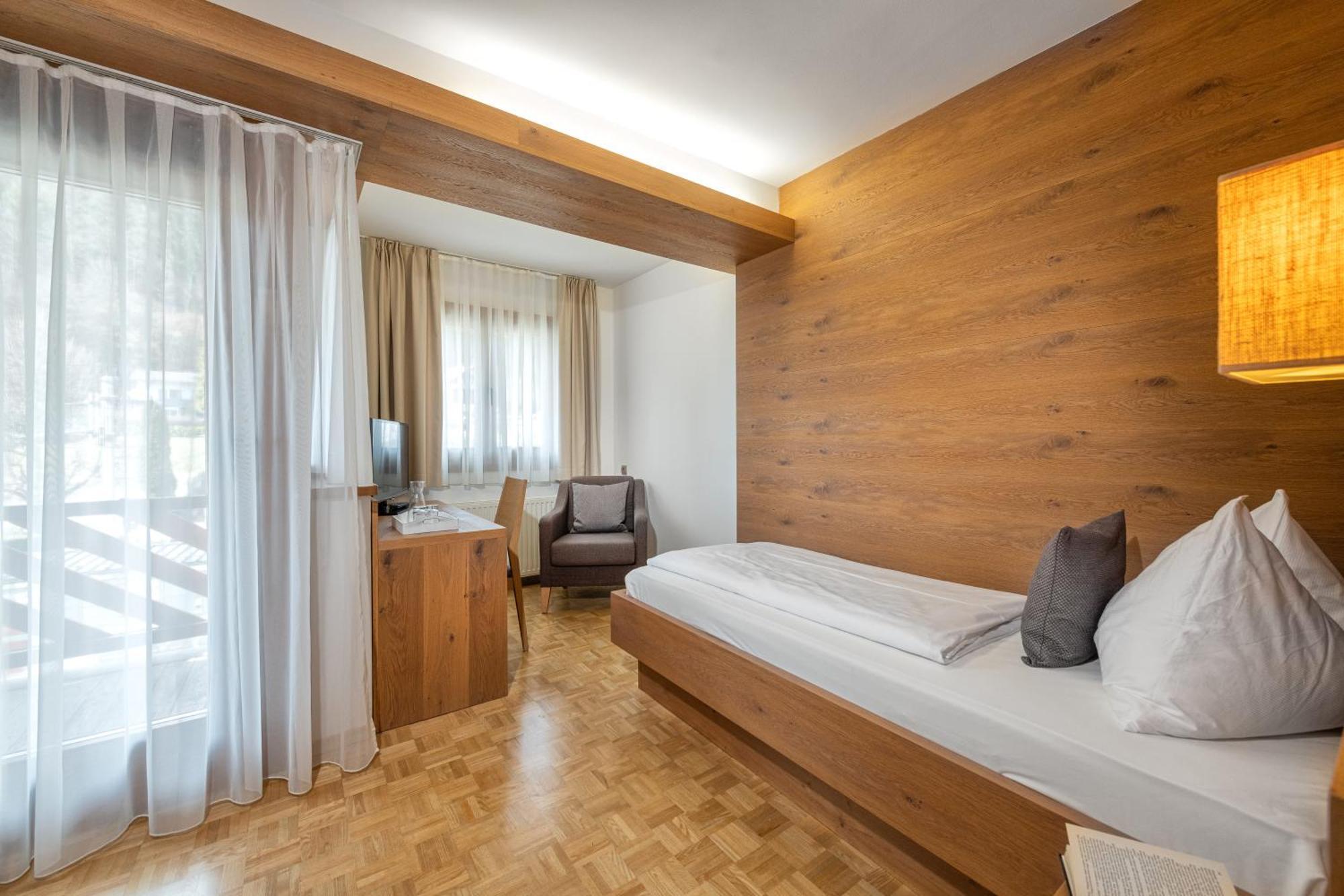 Seehotel Urban Bodensdorf Exterior photo